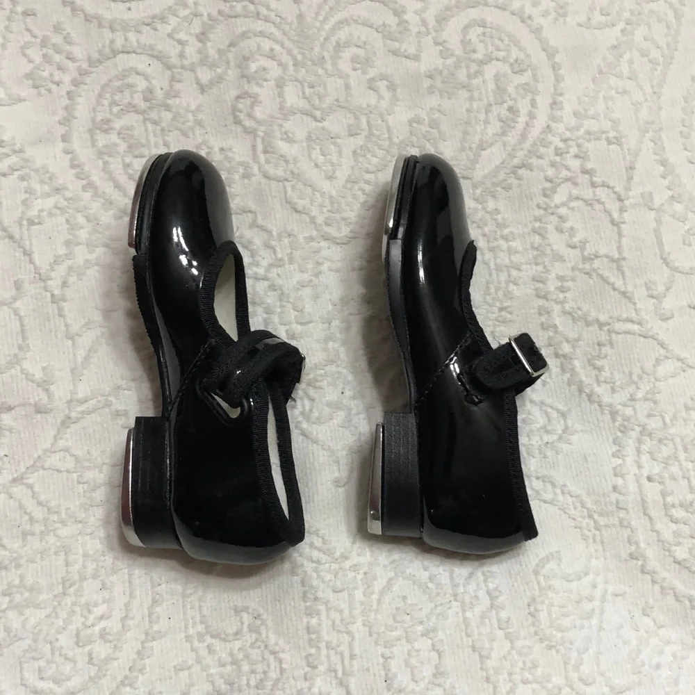 Capezio size 8w